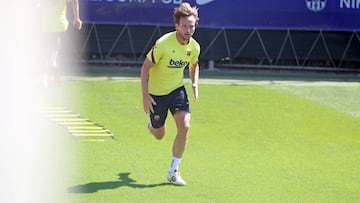 Rakitic, en un entrenamiento.