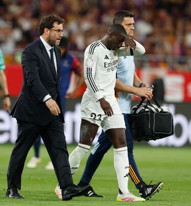 Ferland Mendy se retira lesionado en el minuto 10 de partido. El defensa francés es sustituido por Fran García.