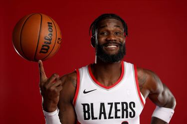 El nuevo jugador de los Portland Trail Blazers, Deandre Ayton.