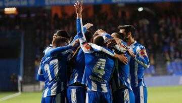 La pegada del Depor liquida las buenas intenciones del Oviedo