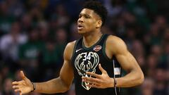 Willy presume de brazos: ¿su respuesta a Antetokounmpo?