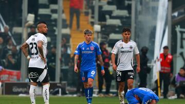 Futbol, Colo Colo vs Universidad de Chile.
Fecha 22, Liga de Primera 2025.
El jugador de Colo Colo Arturo Vidal es fotografiado durante un partido de la Liga de Primera contra Universidad de Chile disputado en el estadio Monumental de Santiago, Chile.
31/08/2025
Javier Vergara/Photosport
Football, Colo Colo vs Universidad de Chile.
22nd turn, First division league.
Colo Colo player Arturo Vidal is pictured during a first division match against Universidad de Chile at the Monumental stadium in Santiago, Chile.
31/08/2025
Javier Vergara/Photosport