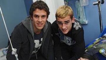 <b>SOLIDARIO. </b>Griezmann visitó ayer el Hospital Donostia.