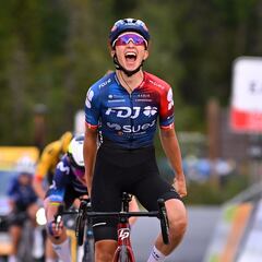 Ludwig vence a Van Vleuten en el esprint