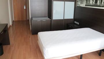 Canarias no permite alojarse en la misma habitaci車n de un hotel a personas que no vivan juntas