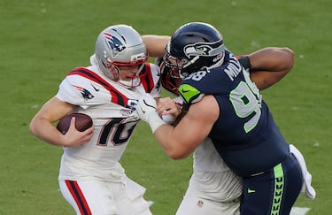 Partido muy difícil para Drake Maye, el QB de los New England Patriots fue atacado por tierra y por aire por la correosa defensa de los Seattle Seahawks.