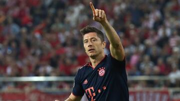 Lewandowski celebra un gol ante Olympiacos.