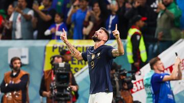 Al Wakrah (Qatar), 22/11/2022.- Olivier Giroud of France celebrates after scoring during the FIFA World Cup 2022 group D soccer match between France and Australia at Al Janoub Stadium in Al Wakrah, Qatar, 22 November 2022. (Mundial de F¨²tbol, Francia, Catar) EFE/EPA/JOSE SENA GOULAO PORTUGAL OUT