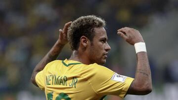 El brasileño del PSG, Neymar, denuncia una suplantación de identidad en las redes sociales.