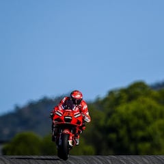 Quinta pole consecutiva de Bagnaia, con Mir tercero