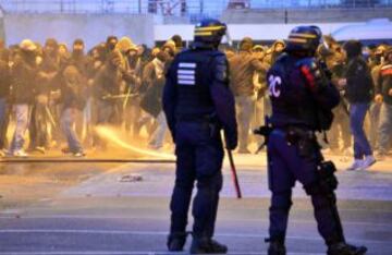 Tercera fase de grupos de la Liga de Campeones. Incidentes en el partido Olympique de Marsella-Nápoles.