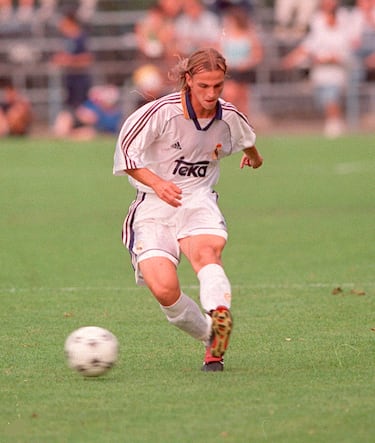 El pivote argentino llegó al filial madridista en 1996 con 16 años. Jugó dos temporadas (48 partidos y 4 goles) antes de salir cedido para Argentina (Independiente y River Plate). En 2002 regresó a España para jugar con el primer equipo blanco dos temporadas. Disputó 67 encuentros en los marcó un gol. Consiguió 1 Liga, 1 Supercopa de Europa, 1 Supercopa de España y 1 Copa Intercontinental. 