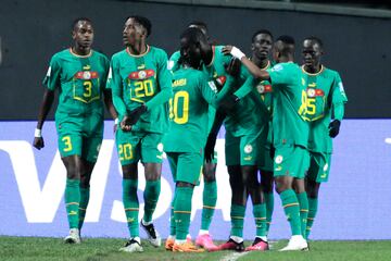 La Selección Colombia empató 1-1 frente a Senegal por la tercera fecha del Grupo C en el Mundial Sub 20. Este resultado le permite clasificar en la primera posición y espera rival en los octavos de final.