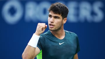 El tenista español Carlos Alcaraz celebra un punto durante su partido ante Tommy Paul en el National Bank Open, el Masters 1.000 de Canadá.