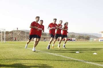 Vietto, Correa, Giménez, Godín y Filipe Luis