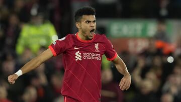 Liverpool (United Kingdom), 07/05/2022.- Liverpool's Luis Diaz celebrates after scoring the 1-1 equalizer during the English Premier League soccer match between Liverpool FC and Tottenham Hotspur in Liverpool, Britain, 07 May 2022. (Reino Unido) EFE/EPA/ANDREW YATES EDITORIAL USE ONLY. No use with unauthorized audio, video, data, fixture lists, club/league logos or 'live' services. Online in-match use limited to 120 images, no video emulation. No use in betting, games or single club/league/player publications
