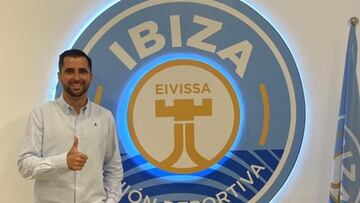 Carlos Sánchez, entrenador interino del Ibiza frente al Andorra