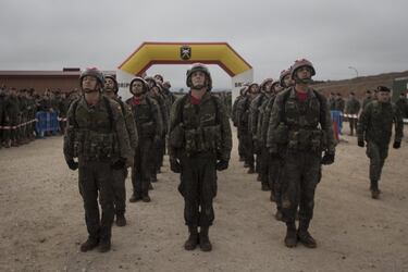 La unidad ganadora forma tras pasar la meta, antes de soltar la adrenalina deben ser revisados para comprobar que no falta nadie ni han perdido nada durante el recorrido.