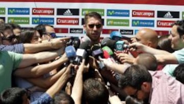 Sergio Ramos, atendiendo a los medios