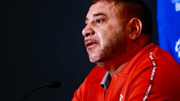 MEX2884. TOLUCA (MÉXICO), 21/05/2025.- El técnico argentino del Club Toluca, Antonio Mohamed, habla este miércoles durante una rueda de prensa en la ciudad de Toluca en el Estado de México (México). Mohamed, entrenador del Toluca, se rindió ante el tricampeón América, su rival en la serie final del torneo Clausura 2025, al que describió como el equipo más importante del fútbol mexicano. EFE/Felipe Gutiérrez
