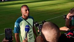 Javier Aguirre tiene un dilema con Julián Quiñones