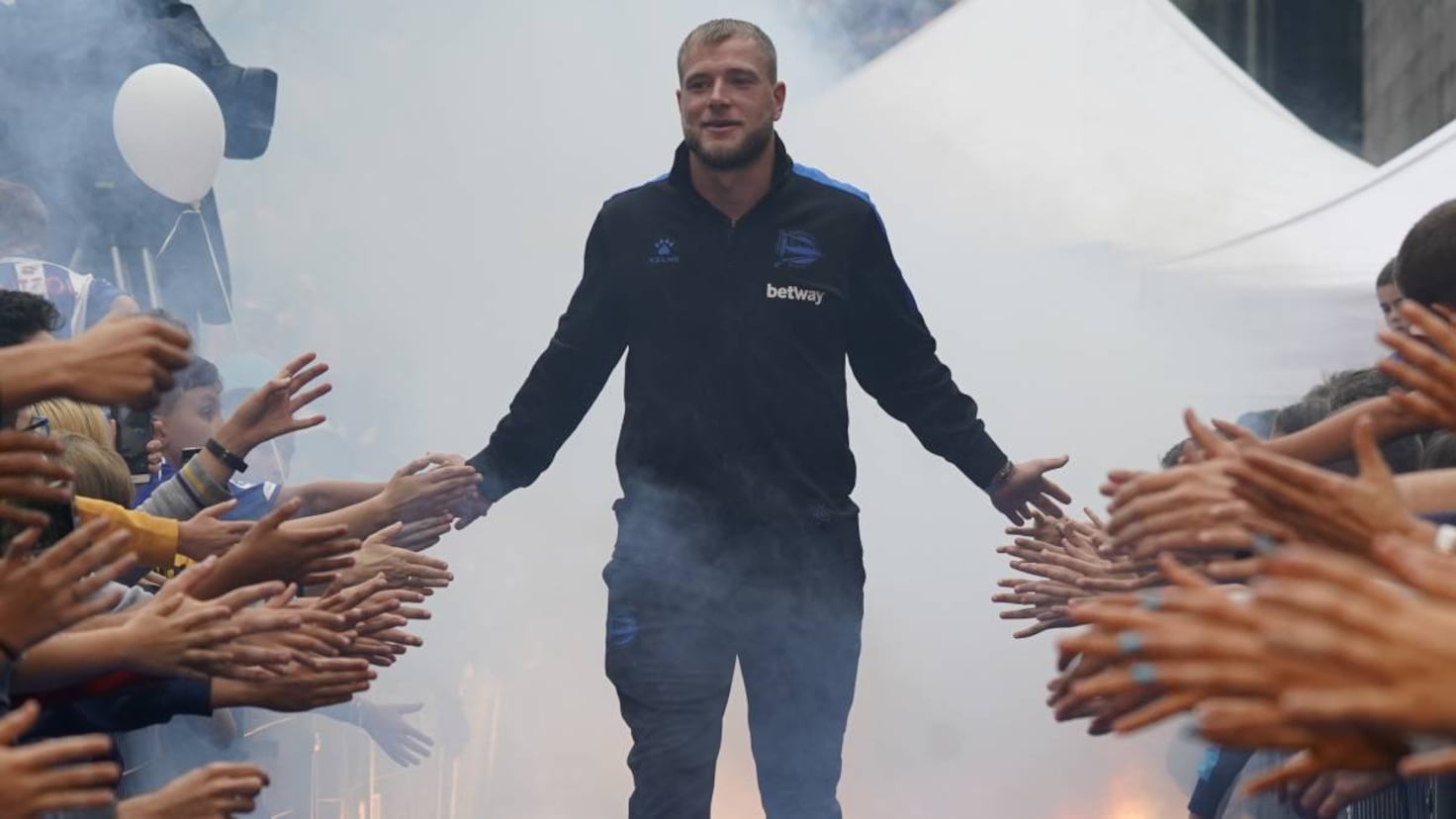 El Alavés buscará una salida para Guidetti a lo largo del día