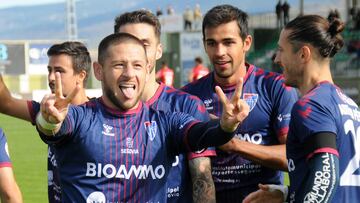 La Gimnástica Segoviana CF derrotó a la UD Melilla (2-1) en La Albuera, con goles de Gómez y Acuña.