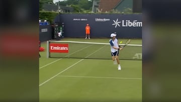 Jarry se gana los elogios de la ATP por estos dos puntazos que postulan a los mejores del año