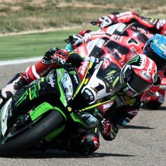 Davies gana en Aragón y cerca a Jonathan Rea en el Mundial