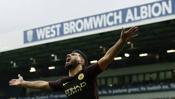 Britain Football Soccer - West Bromwich Albion v Manchester City - Premier League - The Hawthorns - 29/10/16
 Manchester City&#039;s Sergio Aguero celebrates scoring their first goal
 