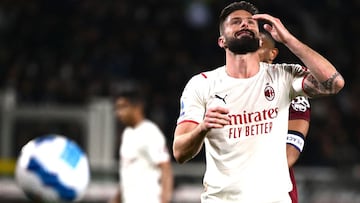 AC Milan&acirc;s French forward Olivier Giroud reacts during the Italian Serie A football match between Torino and AC Milan at The Olympic Stadium in Turin on April 10, 2022. (Photo by MARCO BERTORELLO / AFP)