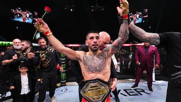 Ilia Topuria la proclamarse campeón por segunda vez.