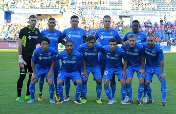 Once inicial del Getafe. Guaita, Djene, ?lvaro J., Gaku, Mora, Molinero, Juan Cala, Molina, Pacheco, Fajr y Damian.