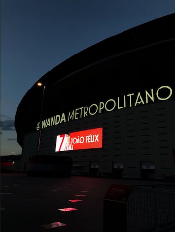 El jugador portugués Joao Félix llevará el número 7.