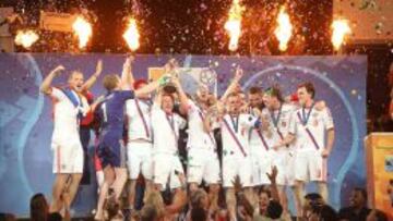 La selección rusa celebra el título conseguido en Tahití.