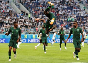 1-1. Victor Moses celebró el tanto del empate.