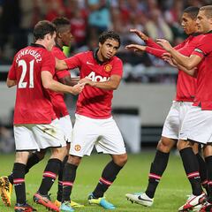 Un ex Manchester United se retira haciendo historia y así recuerda a un chileno: “Amigazo”