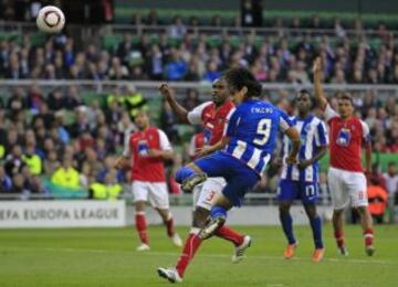 Falcao anota el gol que le da el título de la Europa League al Porto