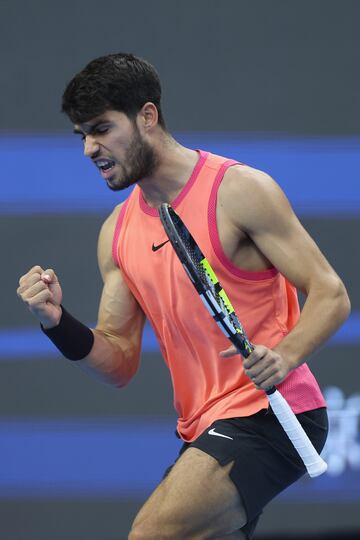 El tenista español ha ganado, con remontada incluida, al italiano Jannik Sinner por 7-6, 4-6 y 7-6.