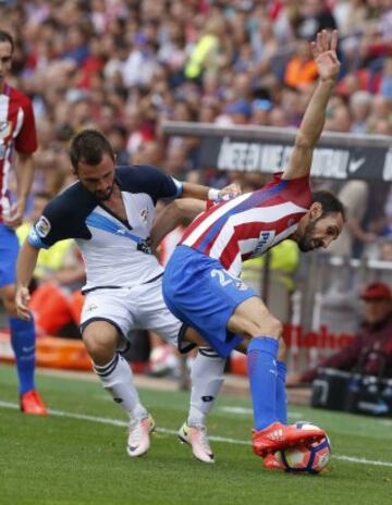 Emre Colak y Juanfran.