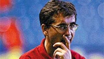 <B>PRETEMPORADA FÍSICA Y CON VARIANTES</B>. Fernando Vázquez ha trabajado con varias fórmulas en una pretemporada intensa físicamente, en la que confía haber conseguido un buen fondo para la plantilla.