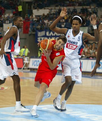 En el Eurobasket de Belgrado 2005, la Selección fue arrollada en el partido por el tercer puesto ante Francia por 98-68.