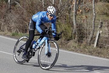 El pedalista colombiano se recuperó del COVID-19 y ya se encuentra realizando la pretemporada en la capital española. El objetivo será el Tour de Francia.