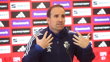 Arrasate durante la rueda de prensa.