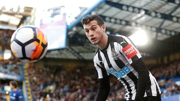 El lateral español Javier Manquillo, durante un partido con el Newcastle.