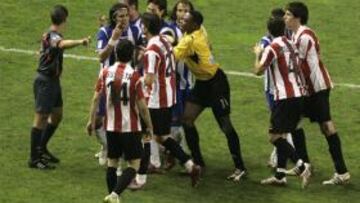<b>ATHLETIC 1 - ESPNAYOL 1 </b> Pelea entre los jugadores de ambos equipos.