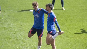 Griezmann y João Félix, durante un entrenamiento del Atlético.