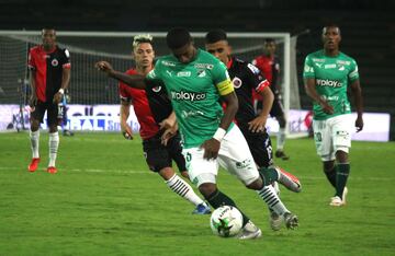 Partidazo en el Centenario entre el Cúcuta y Deportivo Cali. Los dos equipos siguen fuera de los ocho tras el empate 3-3