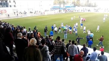 Ultras del Xerez saltaron al campo a agredir a jugadores del Écija