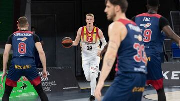 Sedekerskis destaca en la clara victoria del Baskonia en Vitoria